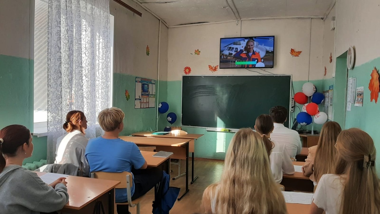 В карачевской школе им.А.М.Горького прошли первые внеурочные занятия «Россия — мои горизонты