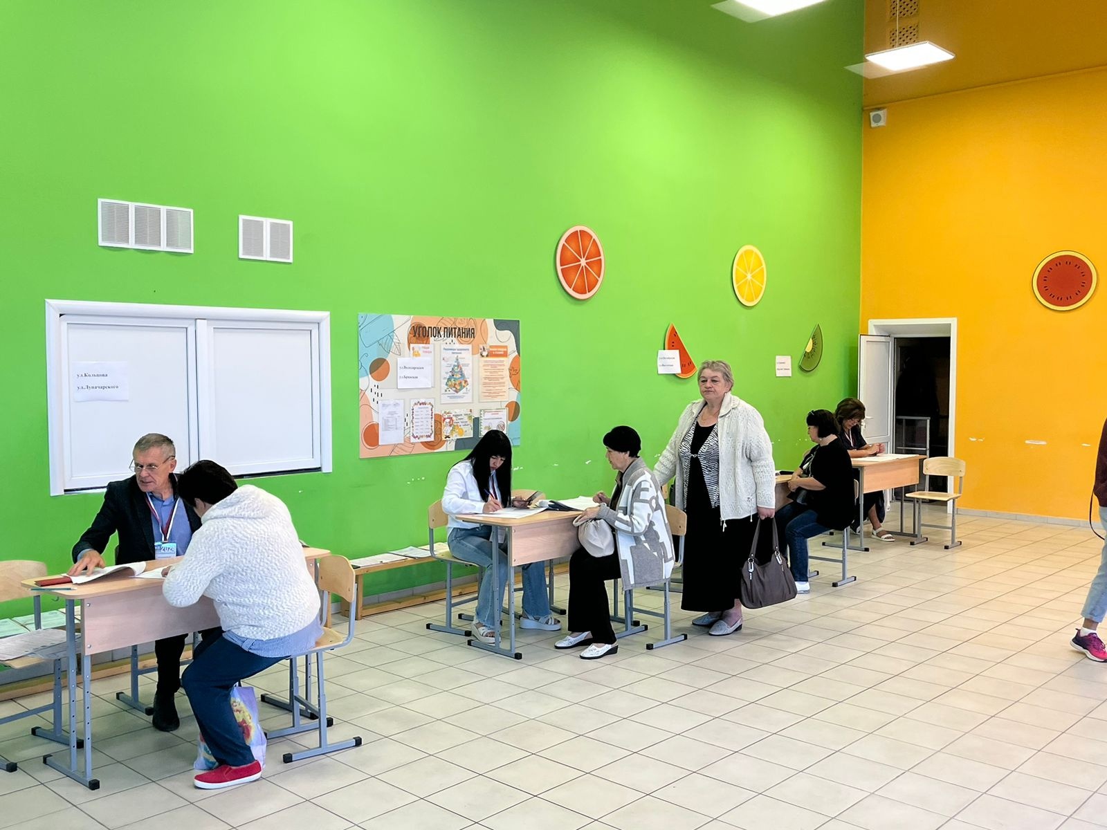 В 20:00 завершился первый день голосования в Карачевском районе