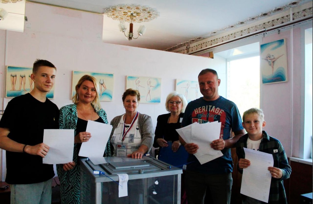 Многие карачевцы на избирательные участки приходят целыми семьями