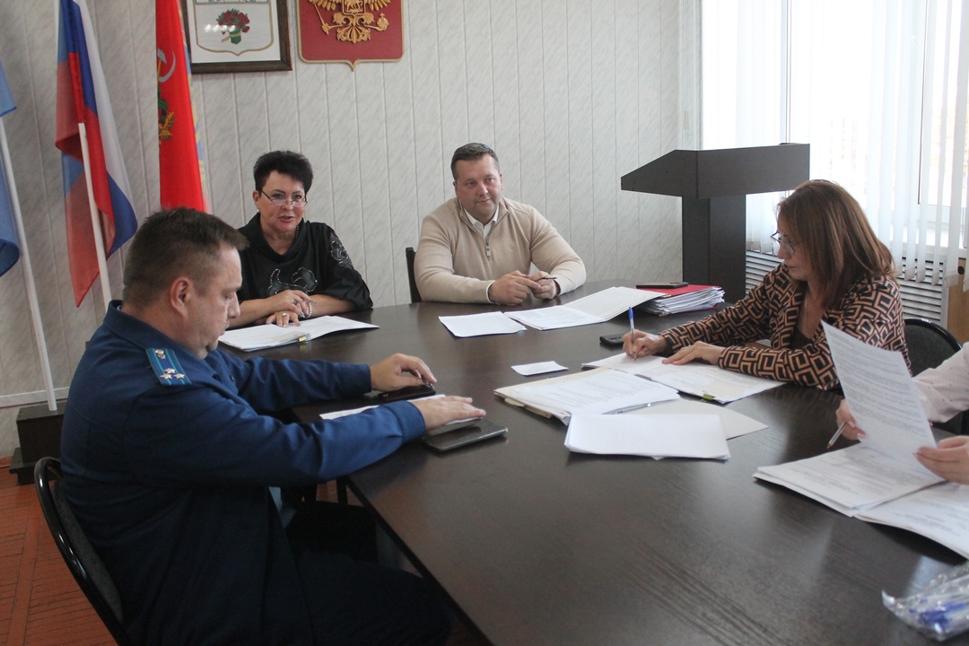 В Карачеве прошло  первое заседание горсовета  с обновлённым составом