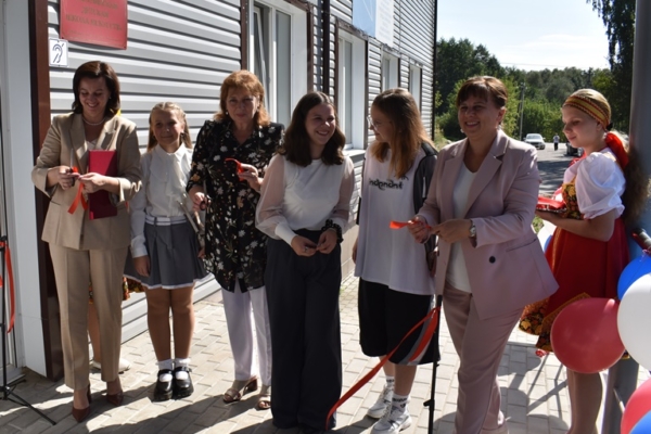 В брянской Клетне после капремонта открыли детскую школу искусств