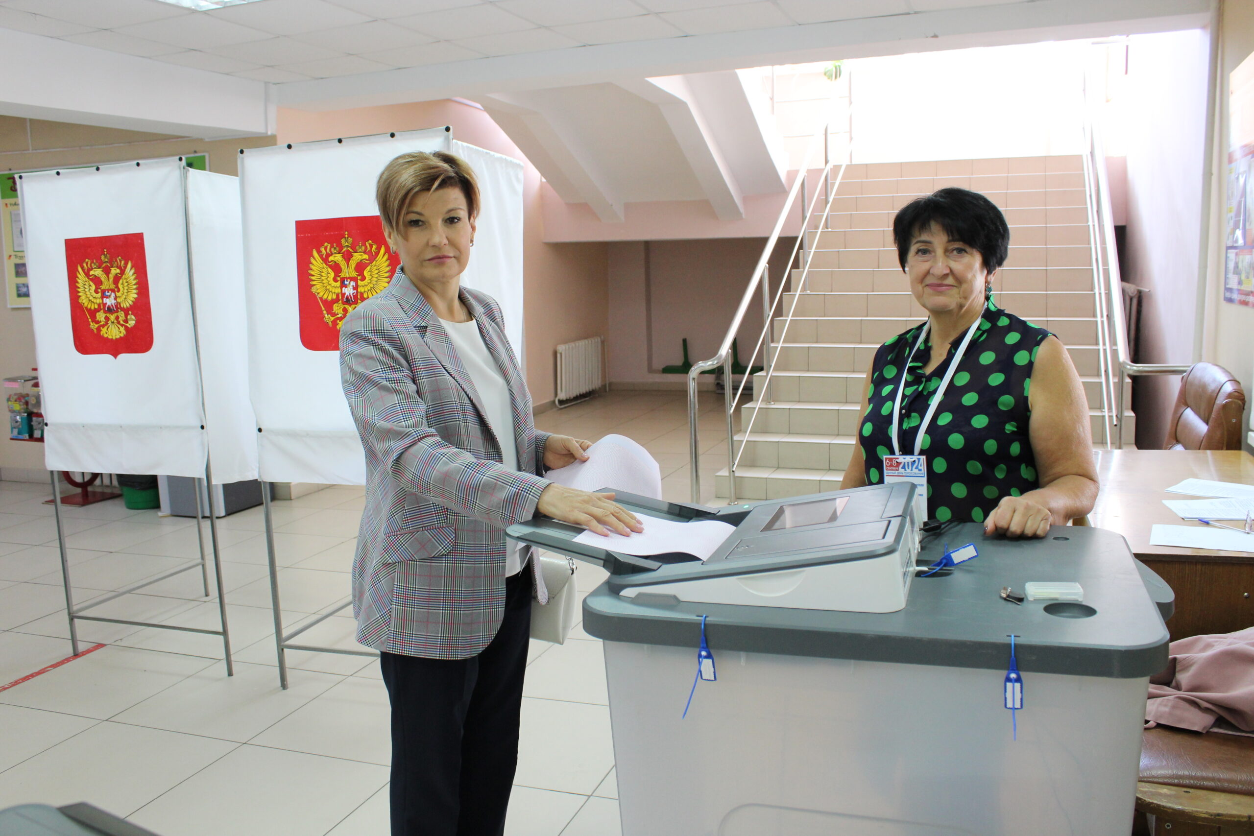 Глава города Карачева М.А.Николаева приняла участие в выборах