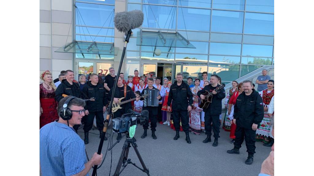 Брянский ансамбль народной музыки «Ватага» на «Первом канале» показали