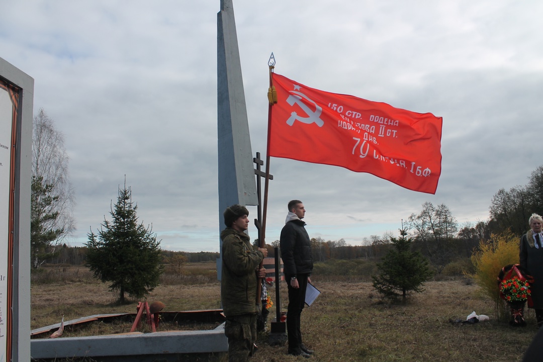 В Карачевском районе на Рессете  почтили память погибших в годы Великой Отечественной войны