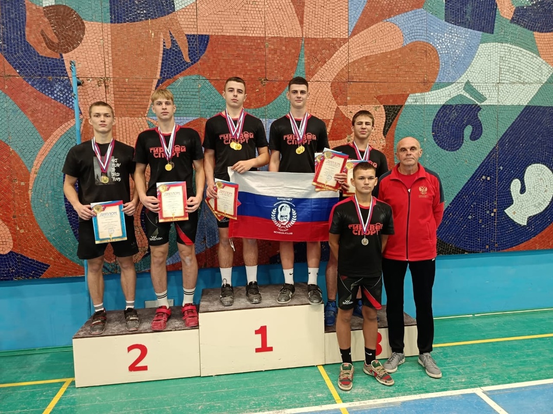 Карачевские гиревики показали блестящие результаты на соревнованиях в Смоленске