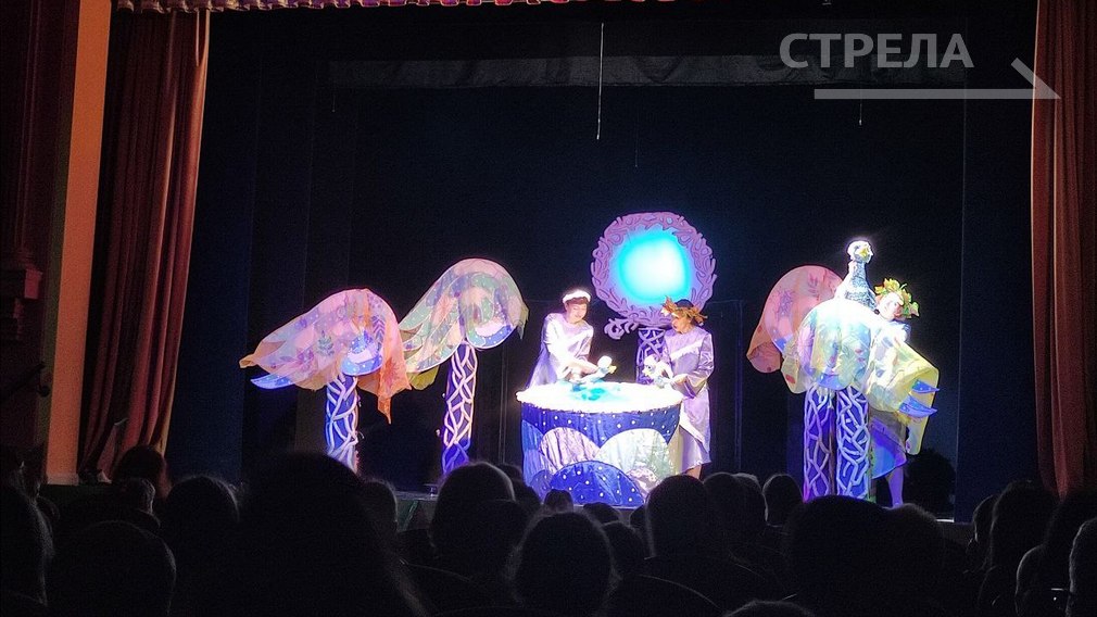 В Брянском областном театре кукол провели праздник «С мамой вместе!»