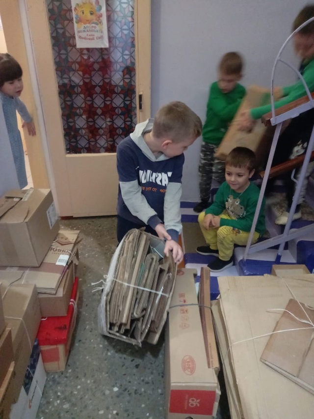 В карачевском детском саду № 10 «Мишутка» прошла акция «Сбор макулатуры Осень 2024»