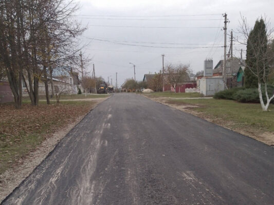 В поселке Климово Брянской области   по улице Песчаной появился новый асфальт