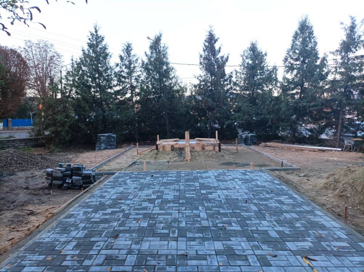 В Климовском районе Брянщины продолжают обустраивать скверы  и памятные места