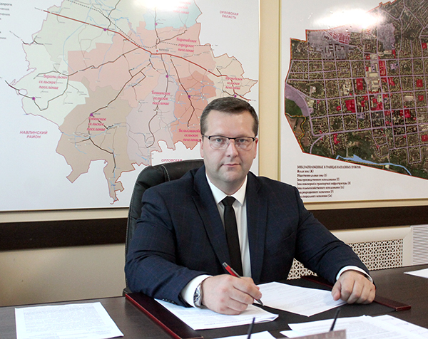 Единогласно: сессия районного совета народных депутатов  утвердила нового главу администрации Карачевского района