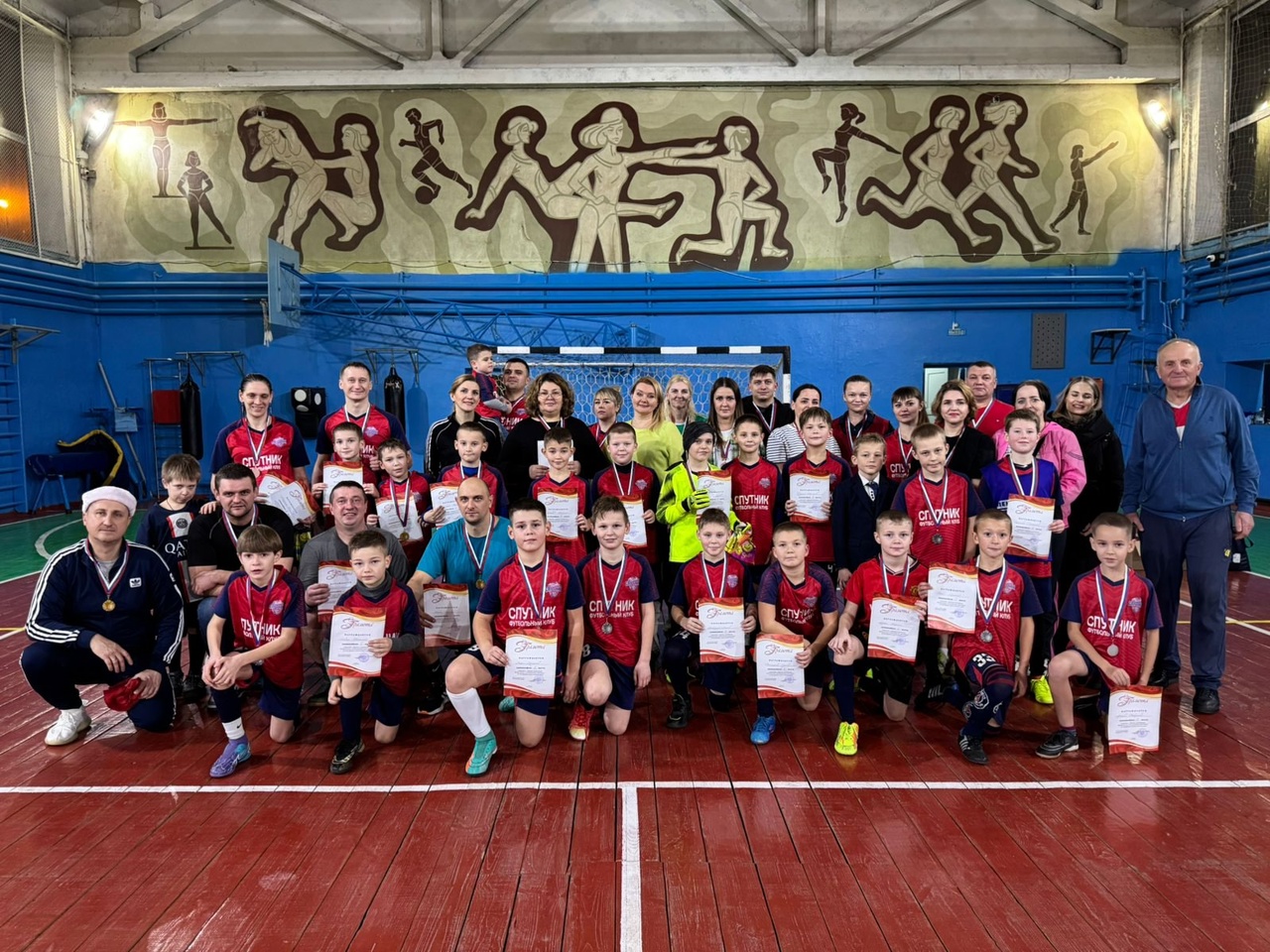 В Карачеве прошел семейный турнир юной футбольной команды «Спутник»