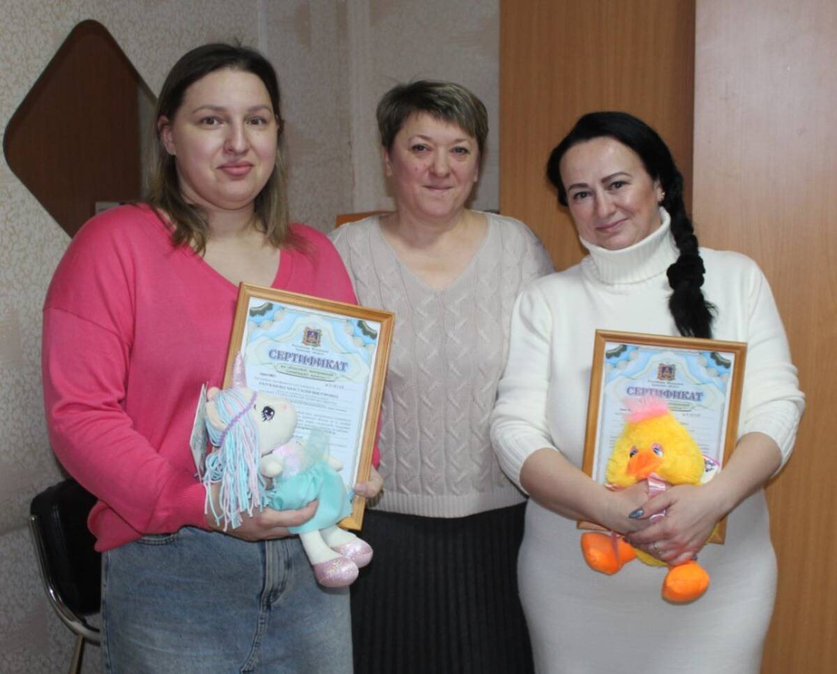 В брянской Суземке многодетным мамам вручили сертификаты на материнский капитал