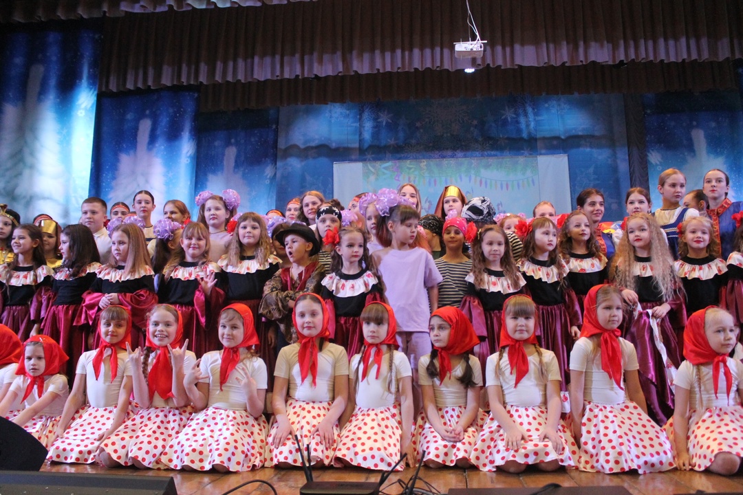 В Карачевском РДК прошел концерт «Территория волшебства»