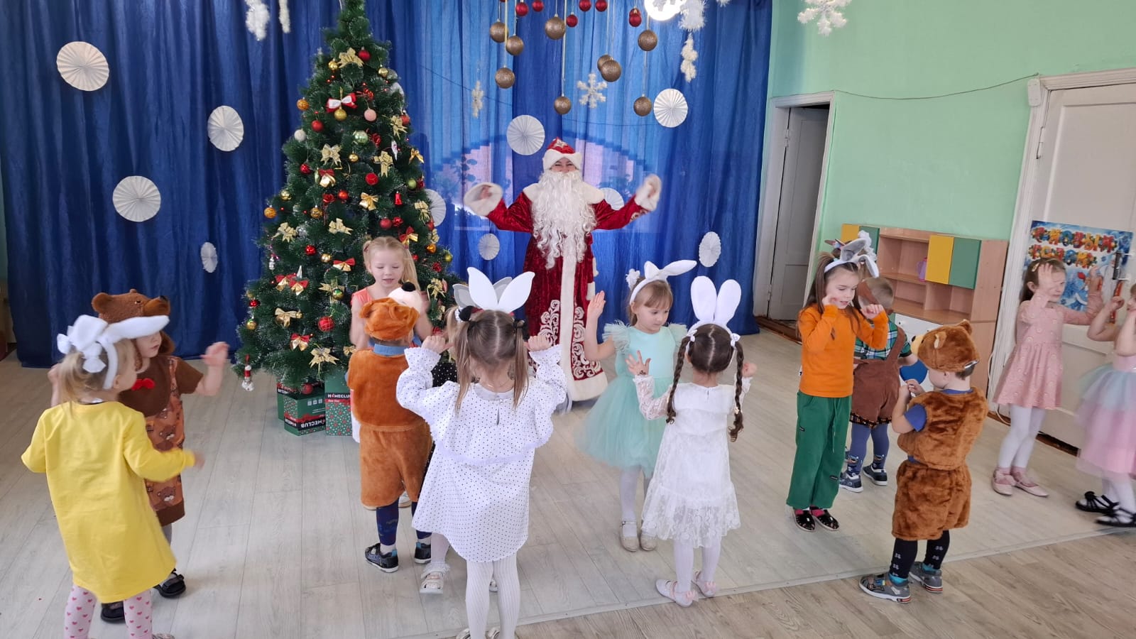 В Карачевском детском саду «Солнышко» была проведена новогодняя программа