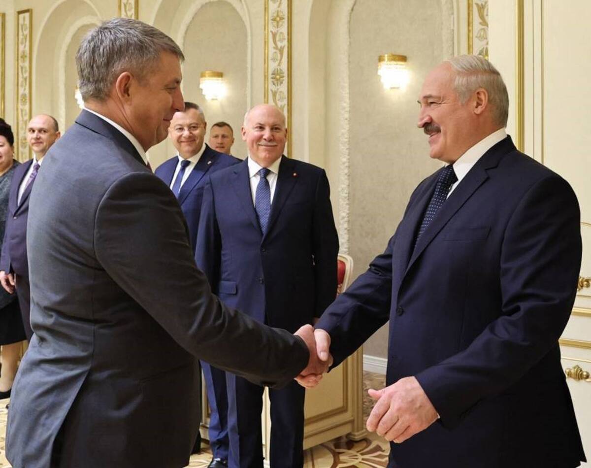 Губернатор Брянщины поздравил жителей Беларуси с 25-летием Союзного государства