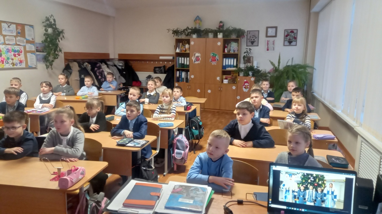 В Карачевской школе им. С.М.Кирова состоялся «Разговор о важном» на тему «Одна страна – одни традиции».