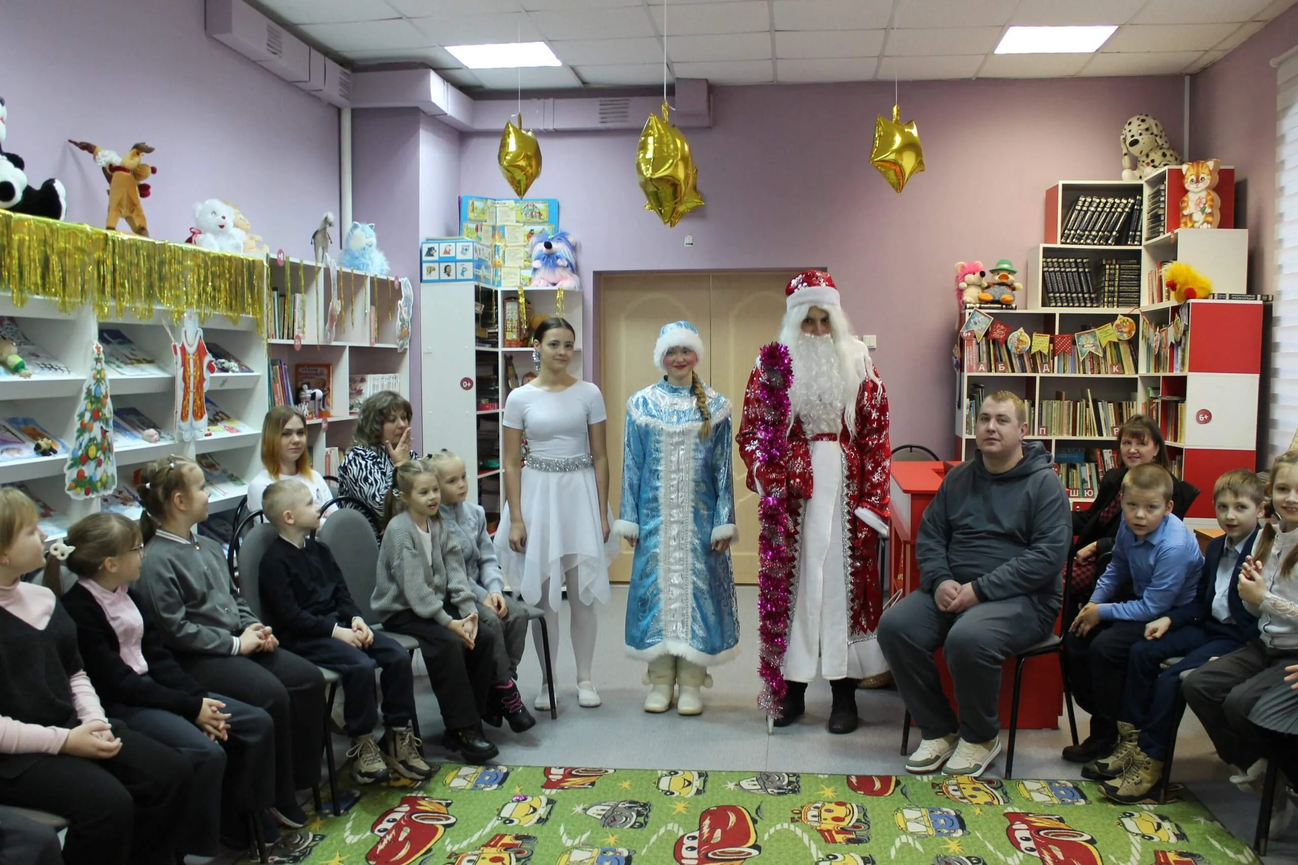 В Карачевской районной библиотеке прошло » Веселое Новогодье»