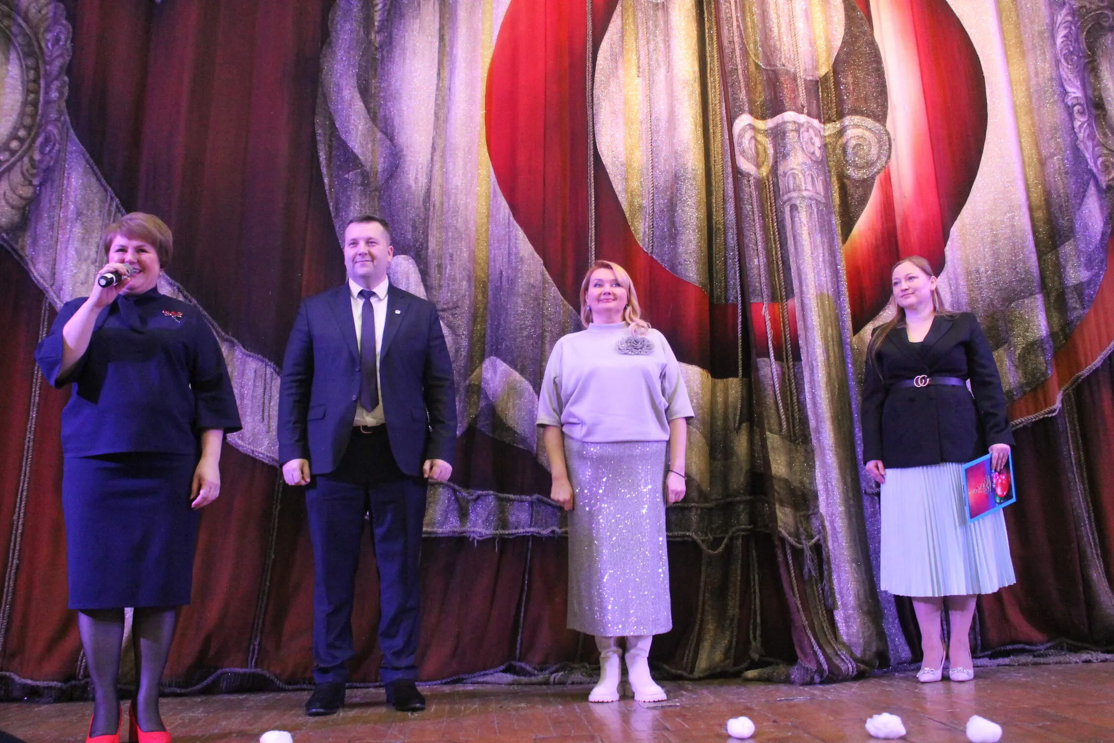 В Карачеве прошел главный детский праздник-Елка главы администрации района