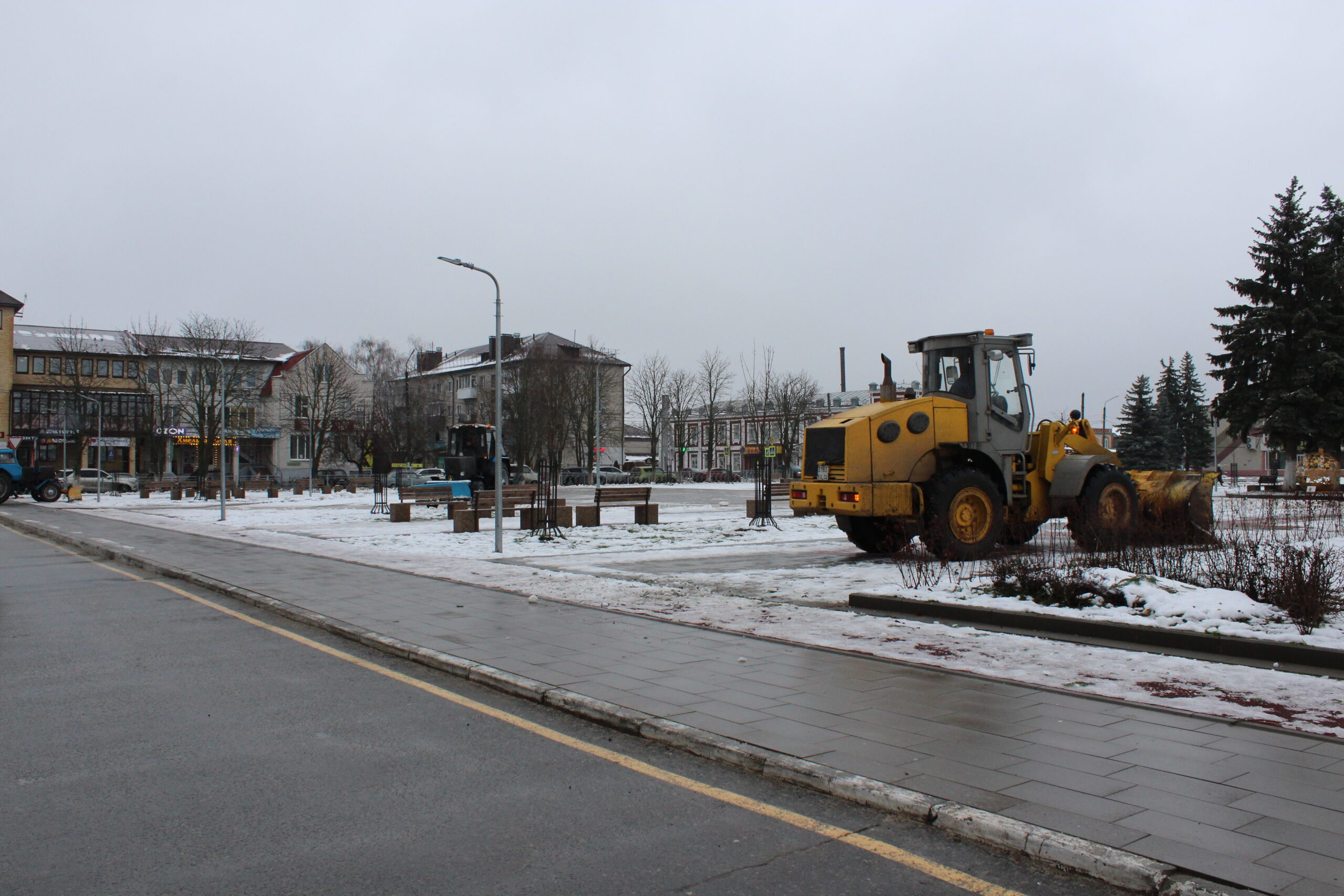 В Карачевском районе продолжается очистка дорог от снега