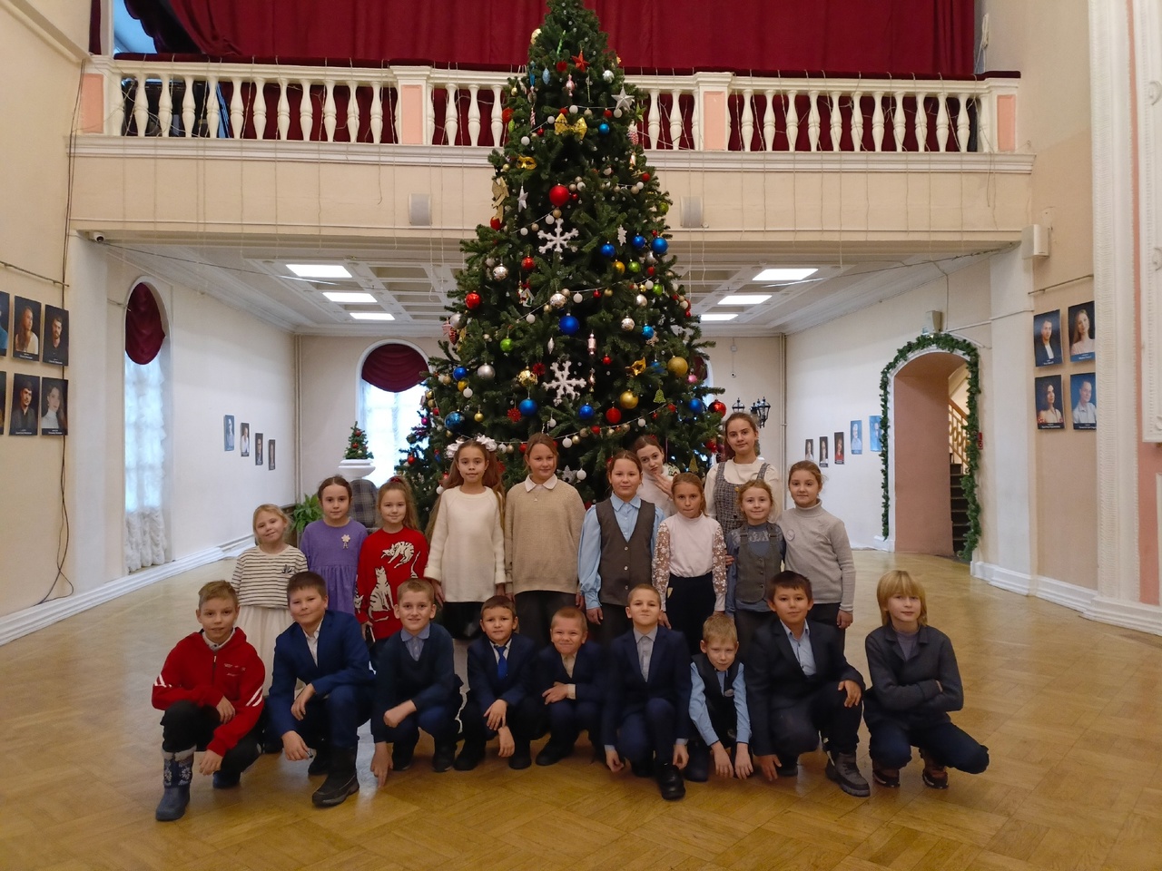 Учащиеся Тепловской сельской школы Карачевского района посетили Брянский драматический театр