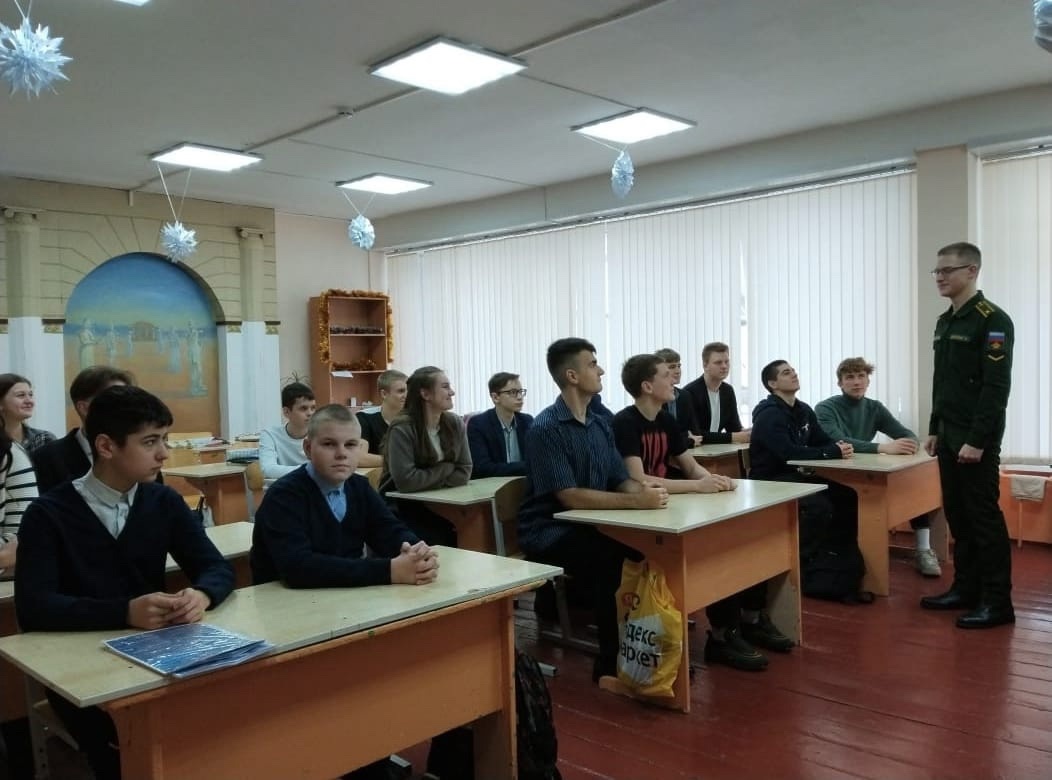 В Карачевской школе им. С.М.Кирова прошли встречи с выпускниками, курсантами военных училищ