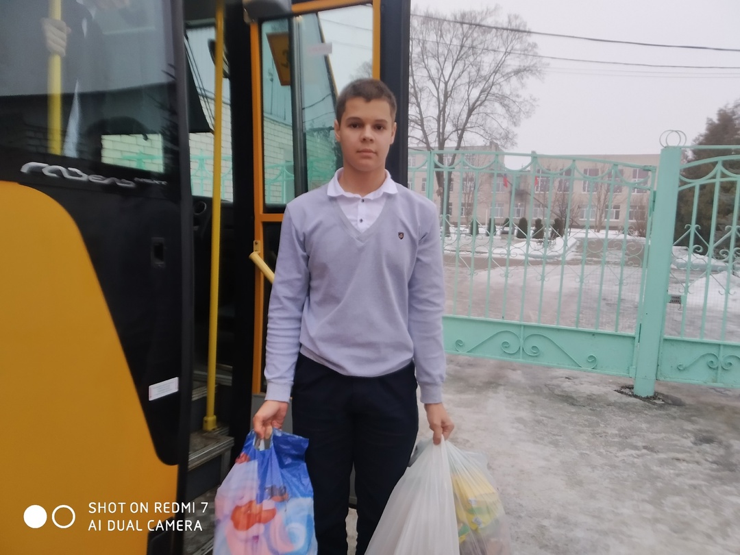 Учащиеся Карачевской школы им. А.М.Горького приняли участие в акции «Новогодний подарок солдату»