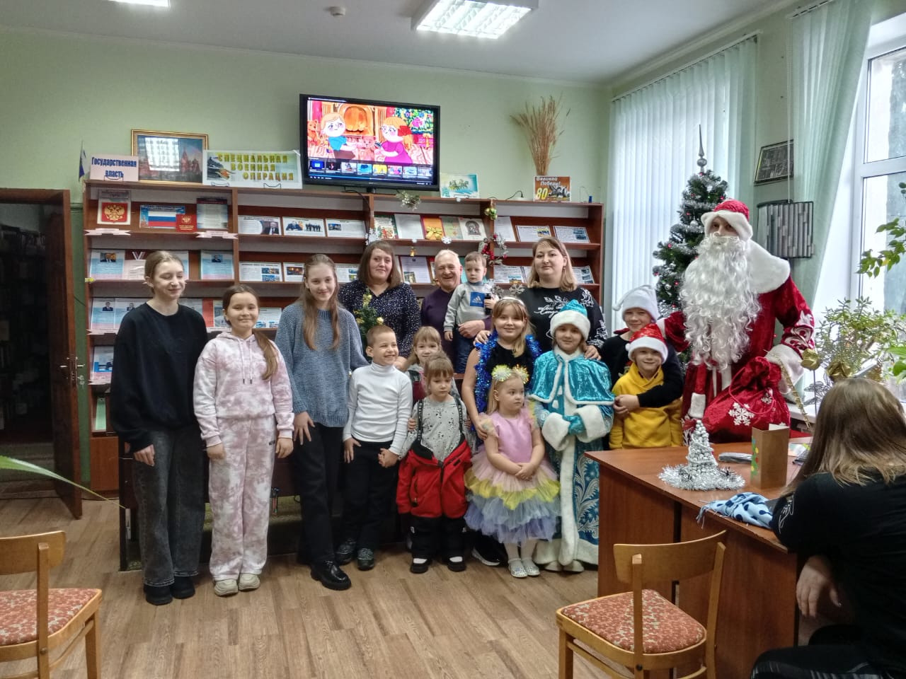 Забавы у новогодней елки прошли в Первомайской сельской библиотеке