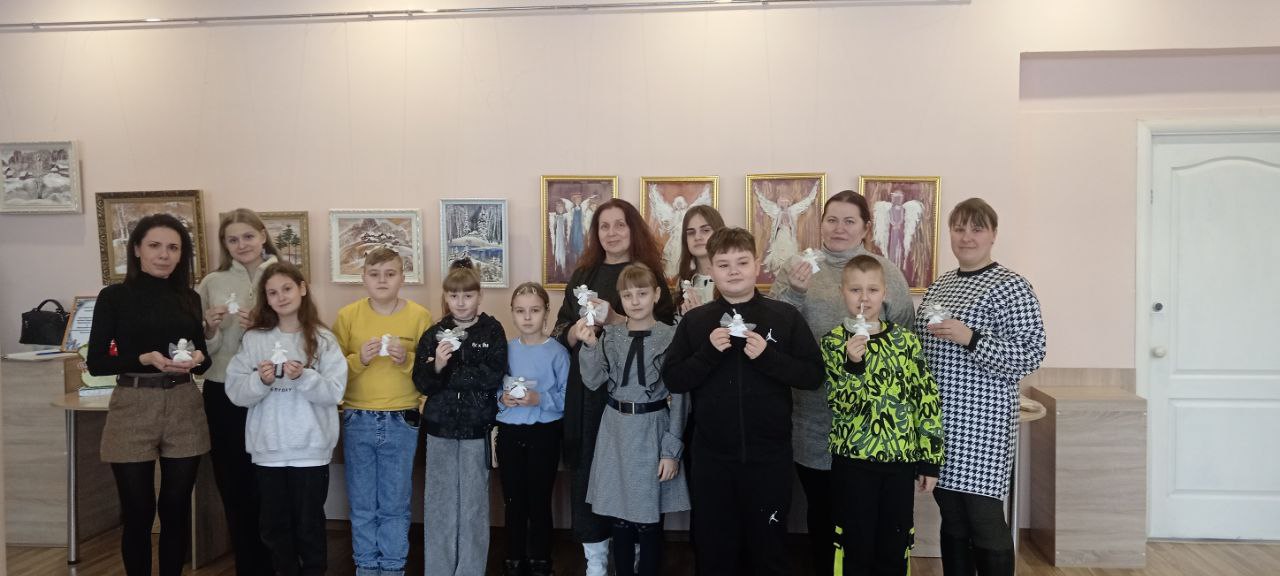 В Карачевском РДК прошел мастер-класс по изготовлению фигурок ангелочков из ткани