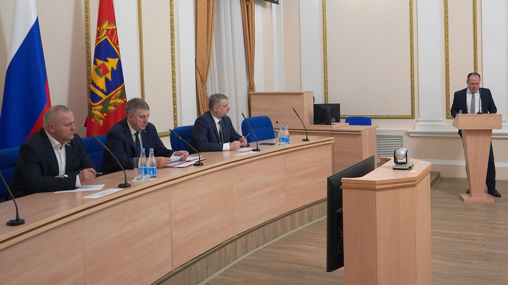 В Правительстве Брянской области обсудили итоги развития строительного комплекса