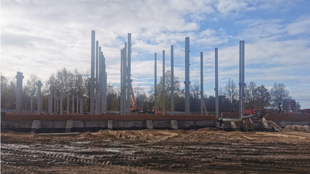 В брянской Унече возводят современный ФОК с бассейном