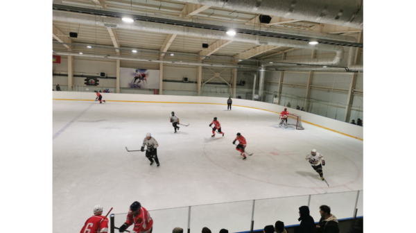 В брянской Жуковке на льду встретились команды    «Транснефть» и «Десна»