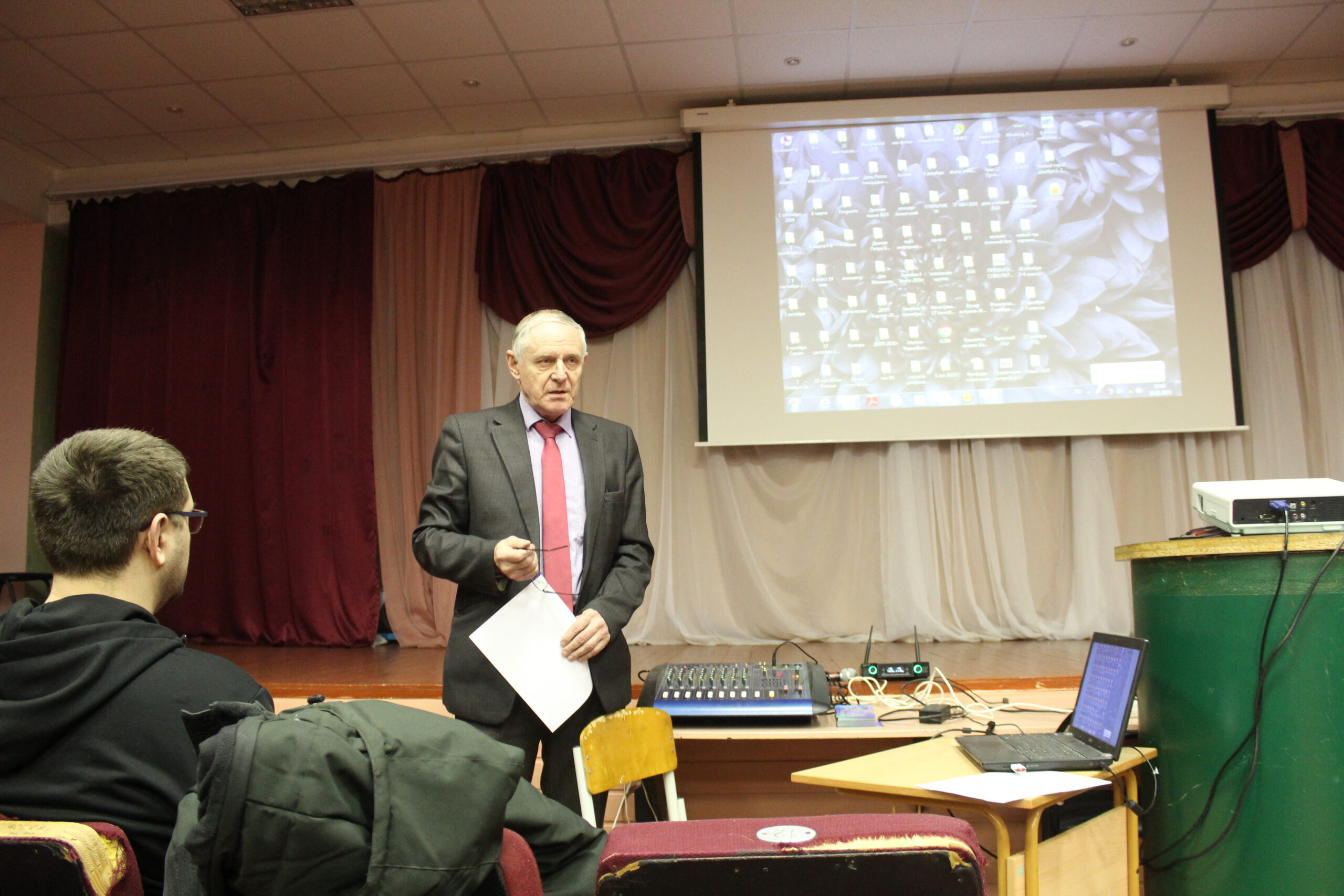 В Карачеве представители областного совета ветеранов провели урок  правовой  финансовой грамотности «Не дай себя обмануть»