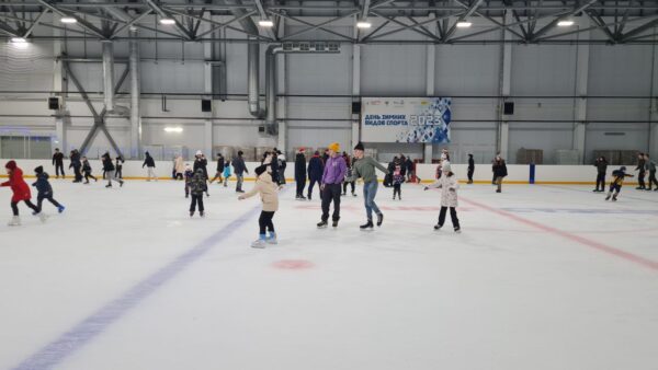 В Ледовом дворце п. Суземка Брянской области состоялось новогоднее представление