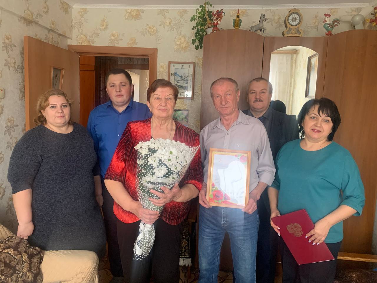 Карачевские супруги Усиковы отметили 50-летний юбилей совместной жизни