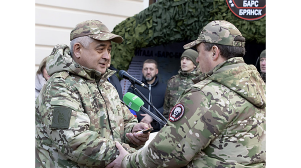 Бойцы «БАРС-Брянск» поздравили с новым званием  майора Сергея Антошина