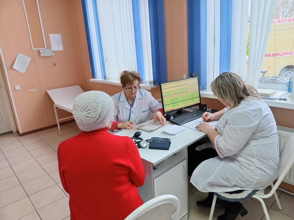 Для жителей д. Крупец Брасовского района организовали медицинские осмотры в ФАПе