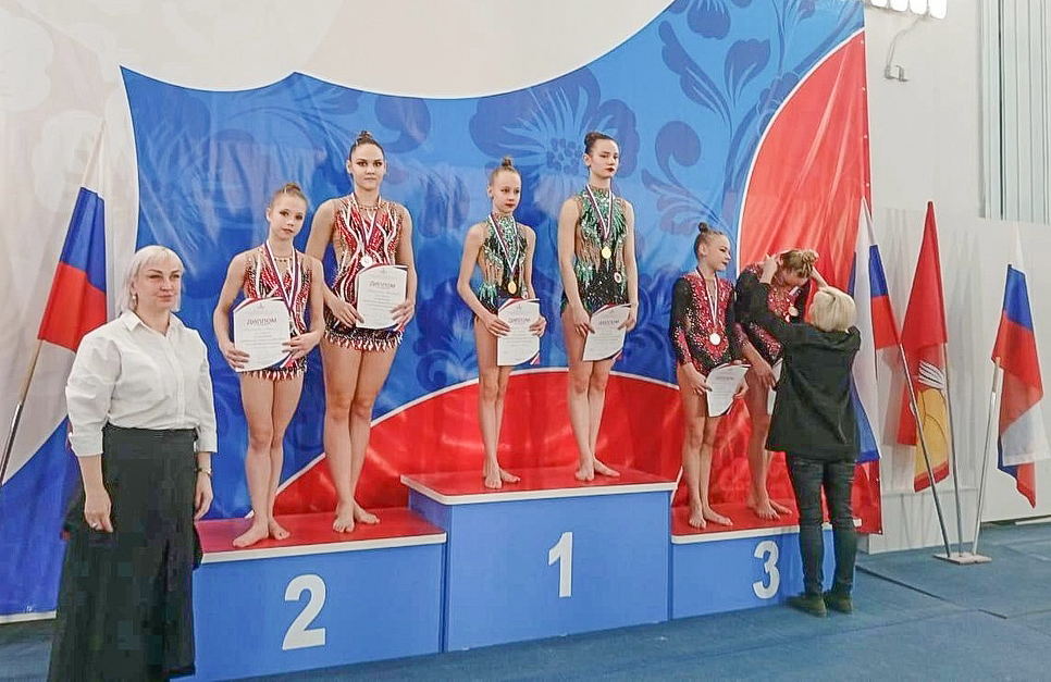 Брянские акробаты получили серебряные медали  в Воронеже