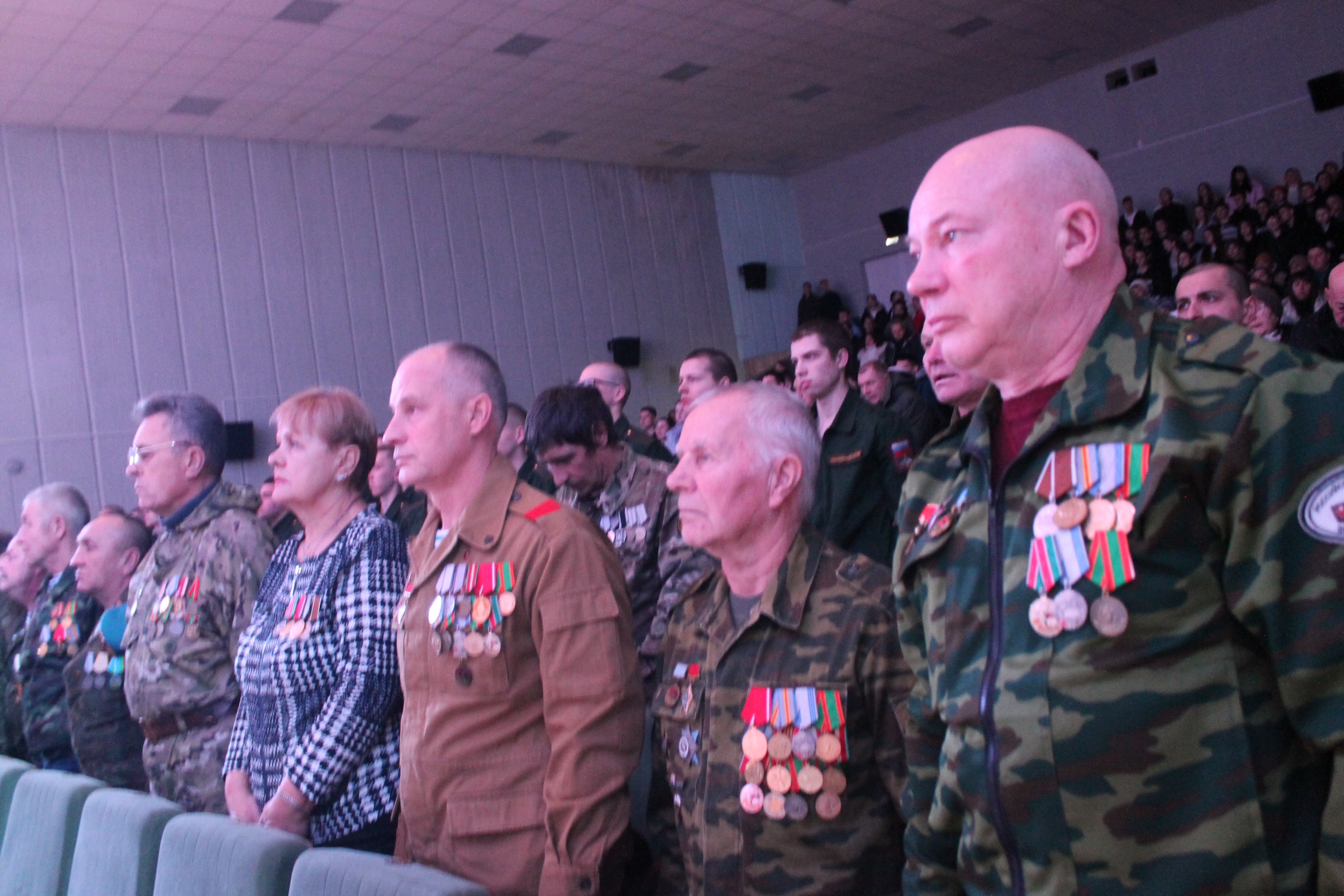 В Карачевском районном Доме культуры прошел тематический концерт «Героям войны 20-го столетия посвящается»