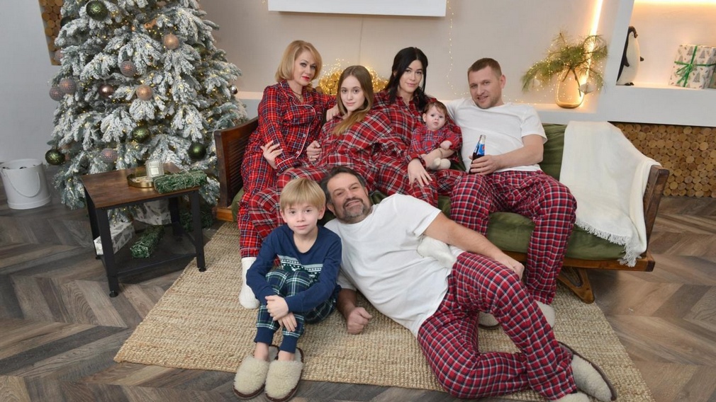 Интернациональная семья Романовых из Брянска воспитывает 3 детей