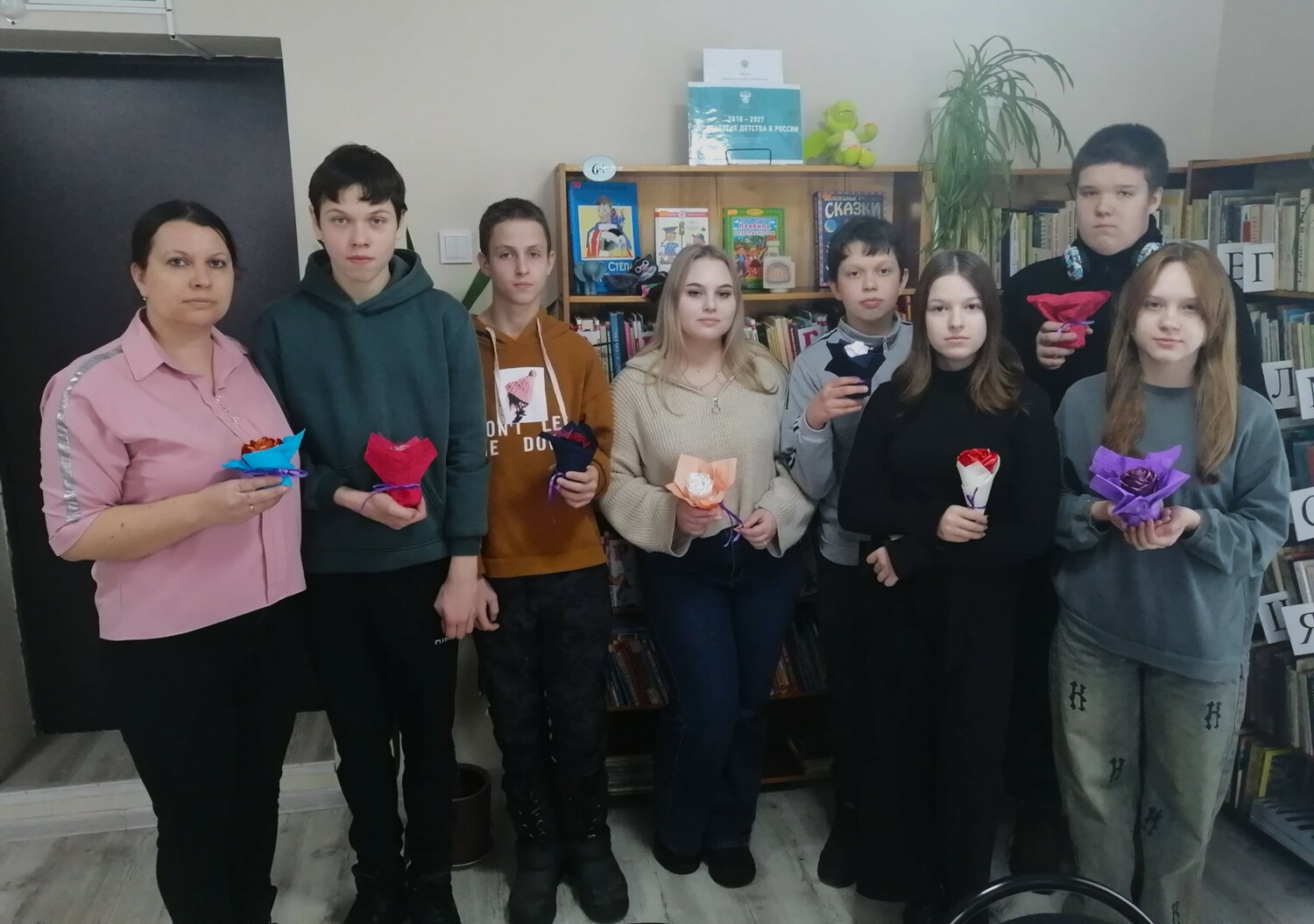 В карачевской сельской библиотеке прошёл познавательно-творческий час “Великие женщины России”