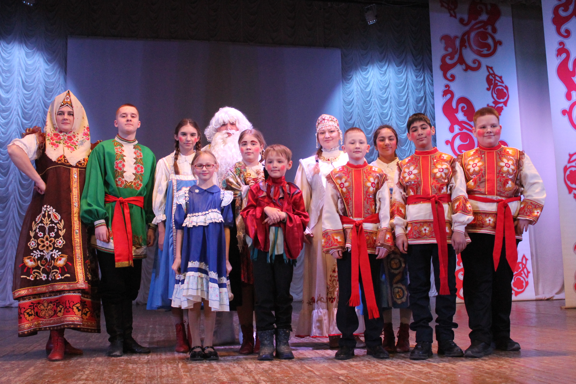 В Карачеве прошло представление «Двенадцать месяцев или Масленицу провожаем весело»