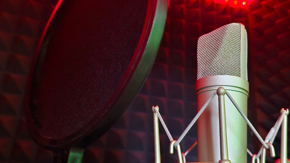 Брянцам представили песню Евгения Харина «Волонтеры!»