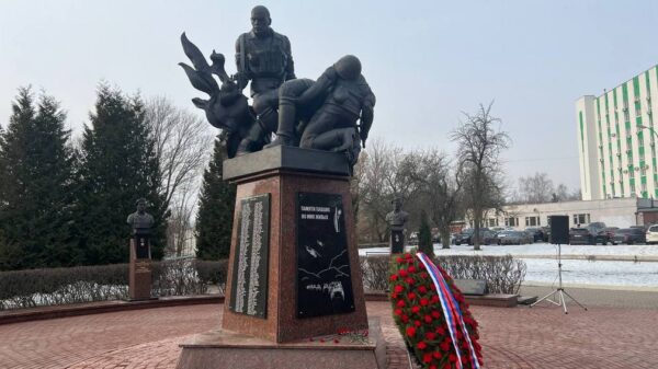 В Брянске почтили память героев-десантников 6-й роты