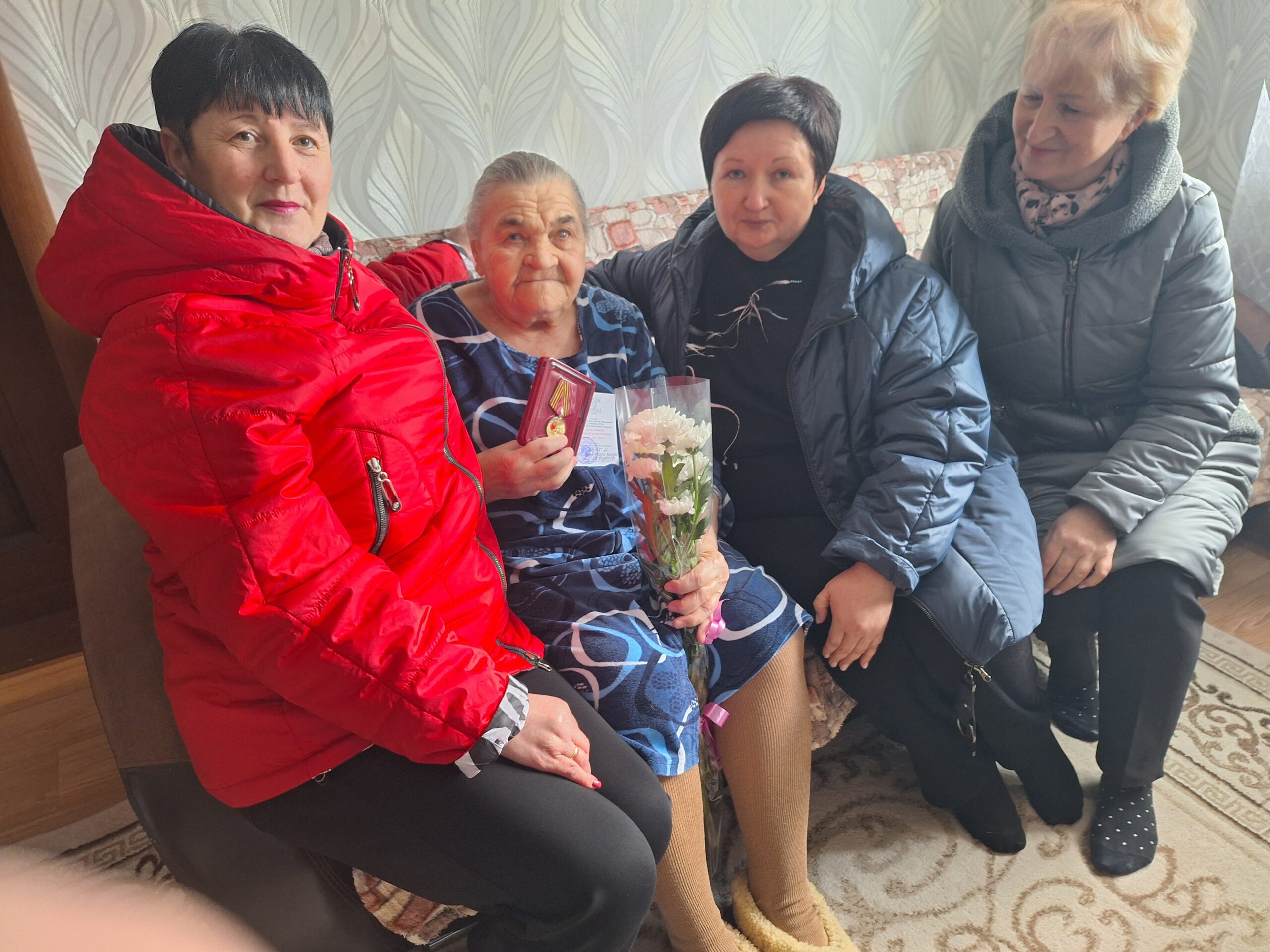 В  Карачевском районе вручили юбилейные медали, посвященные 80-летию Победы