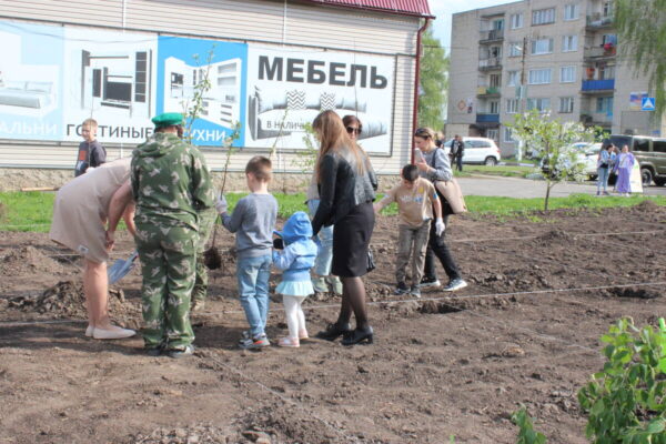В брянском Стародубе посадили Сад Памяти