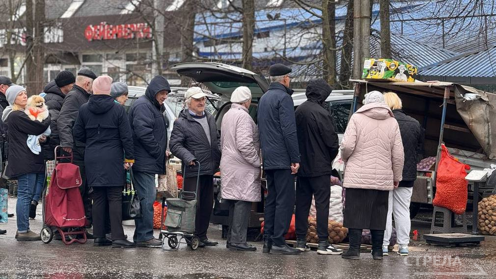 Брянцы на сельхозярмарке выстроились в очереди за дешевым картофелем