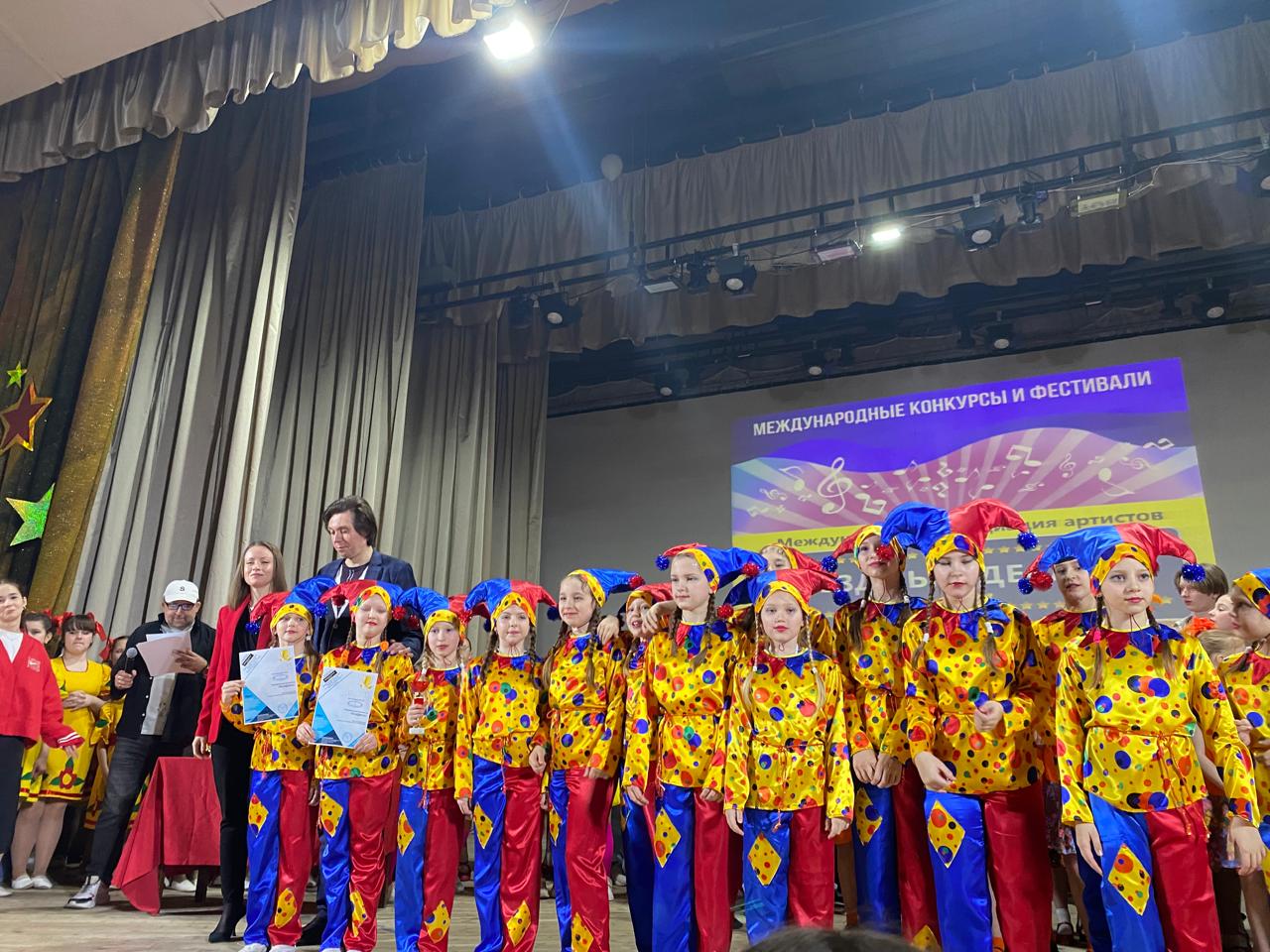 Танцевальный коллектив «Конфетти» из Карачева стал лауреатом Всероссийского конкурса «Фактор успеха»