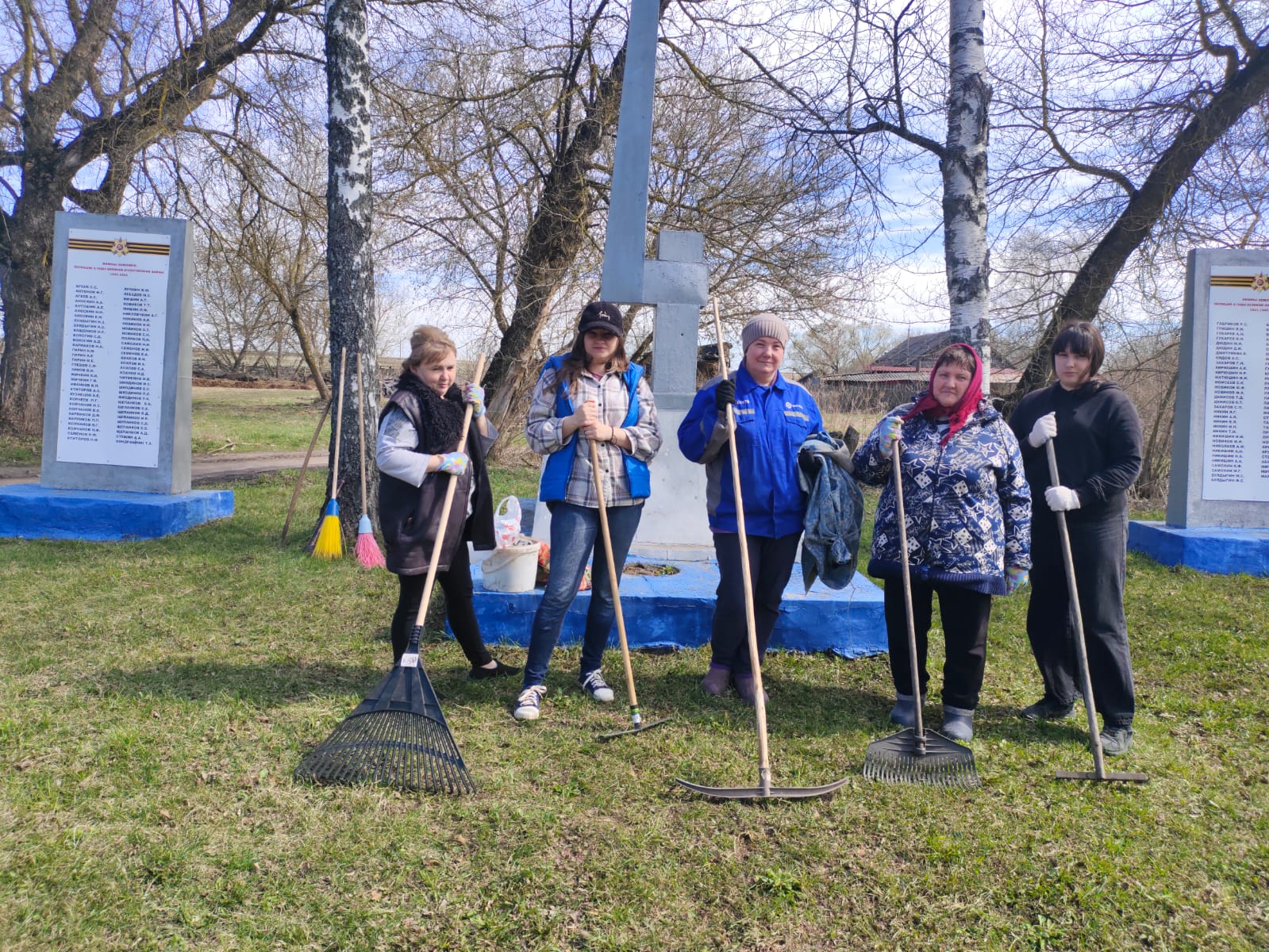 В Дроновском поселении привели в порядок военные обелиски