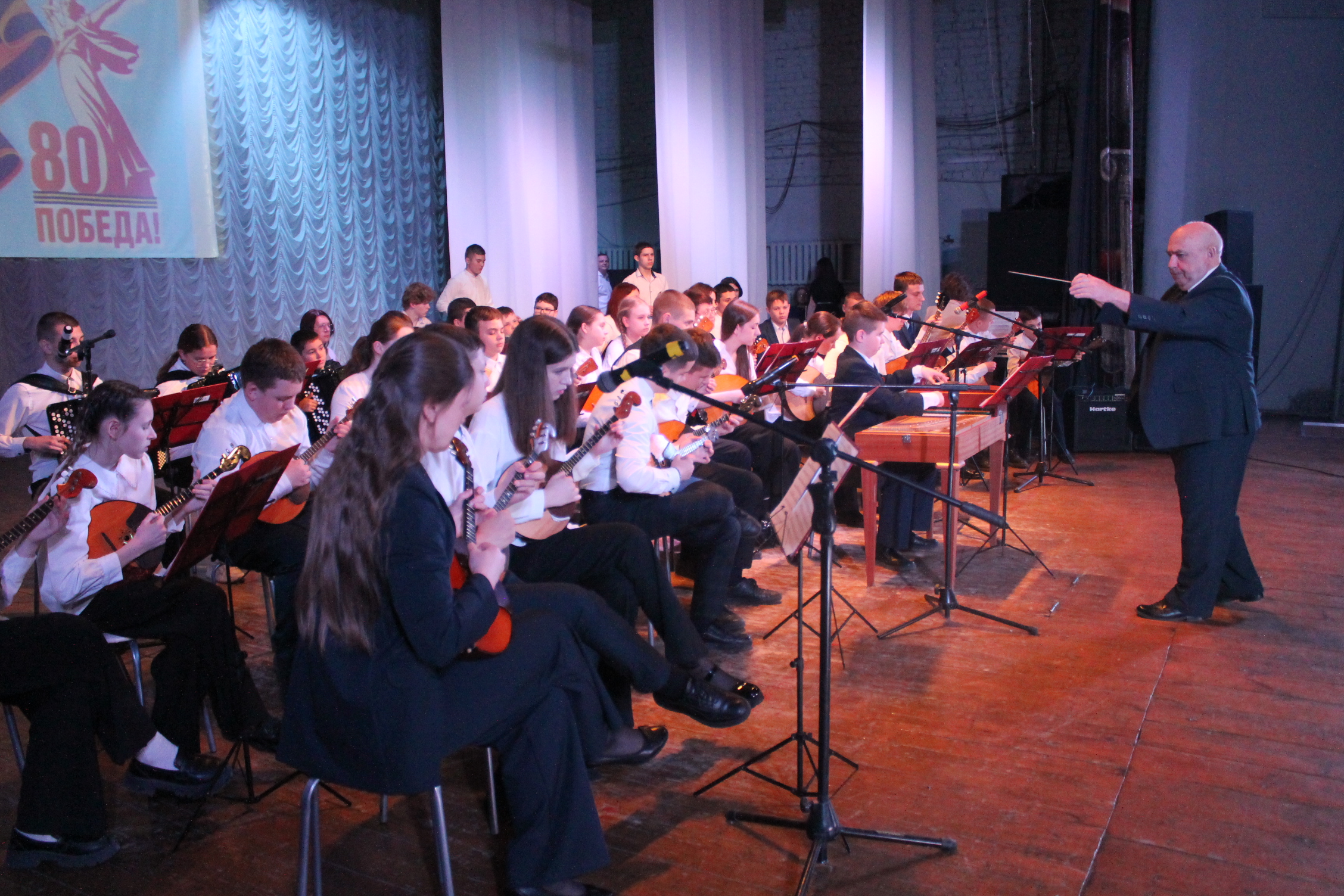 Юные карачевские таланты представили отчётный концерт ко Дню Победы