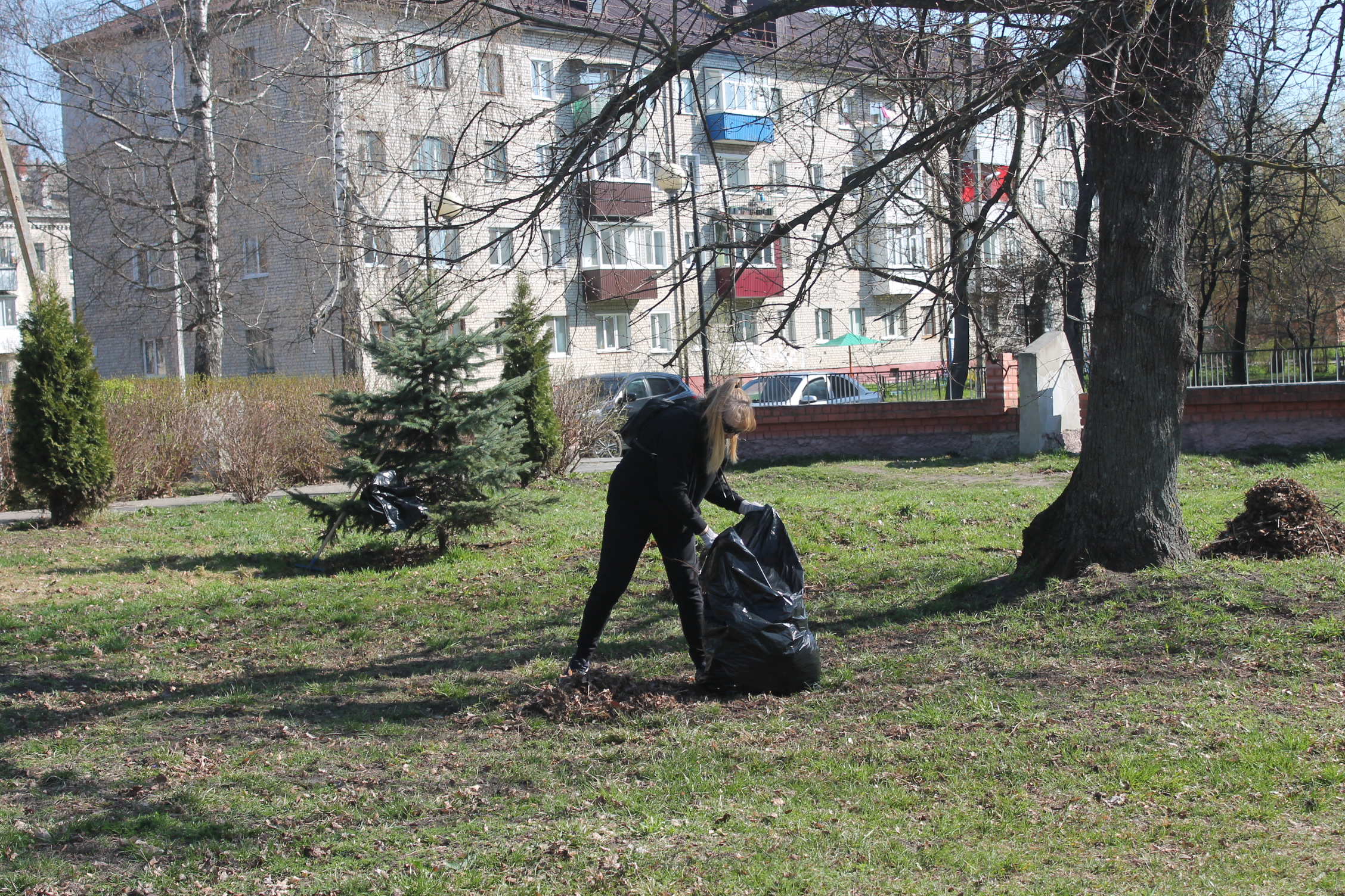 Культработники Карачевского района привели в порядок памятные места